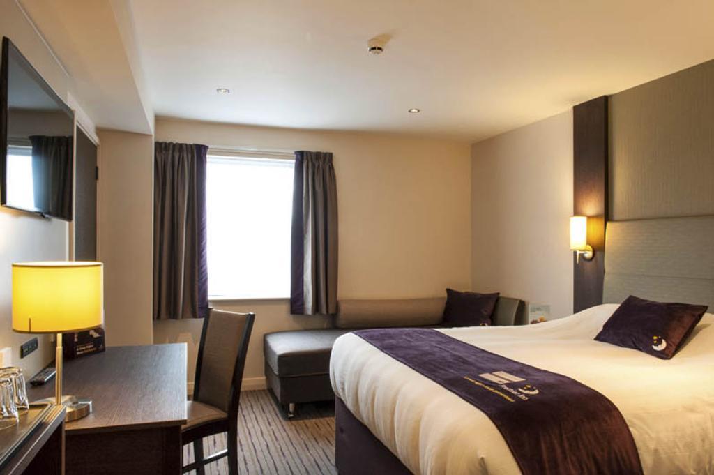 Premier Inn Inverness East Номер фото