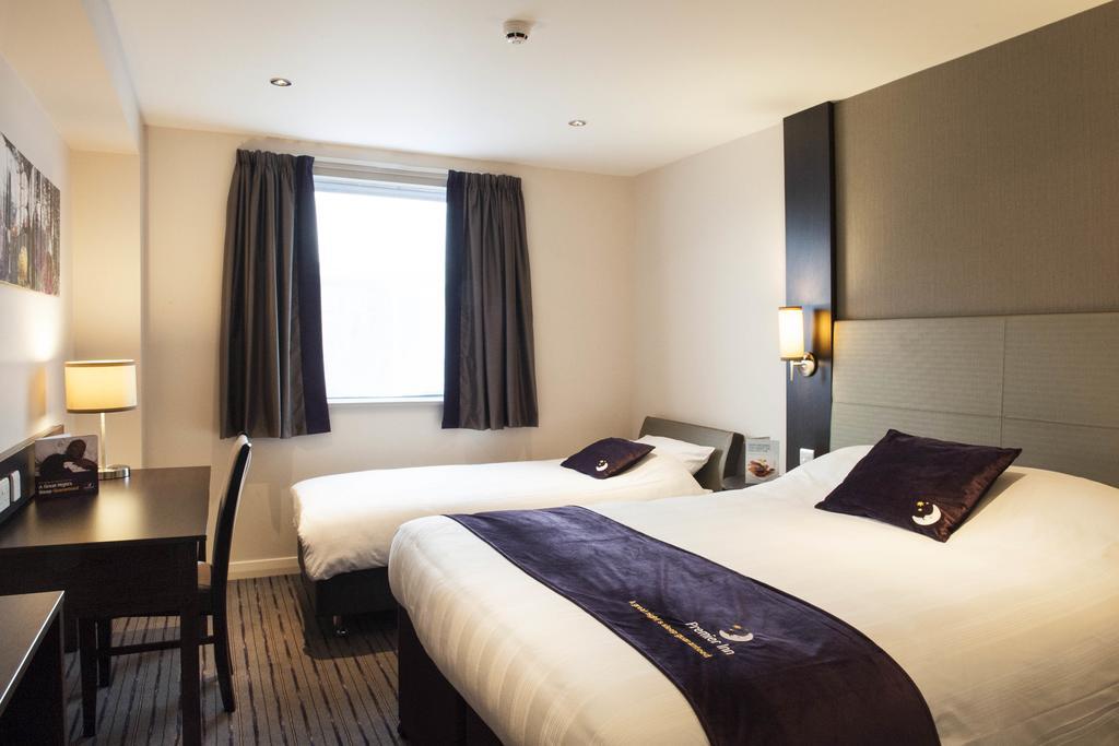 Premier Inn Inverness East Номер фото